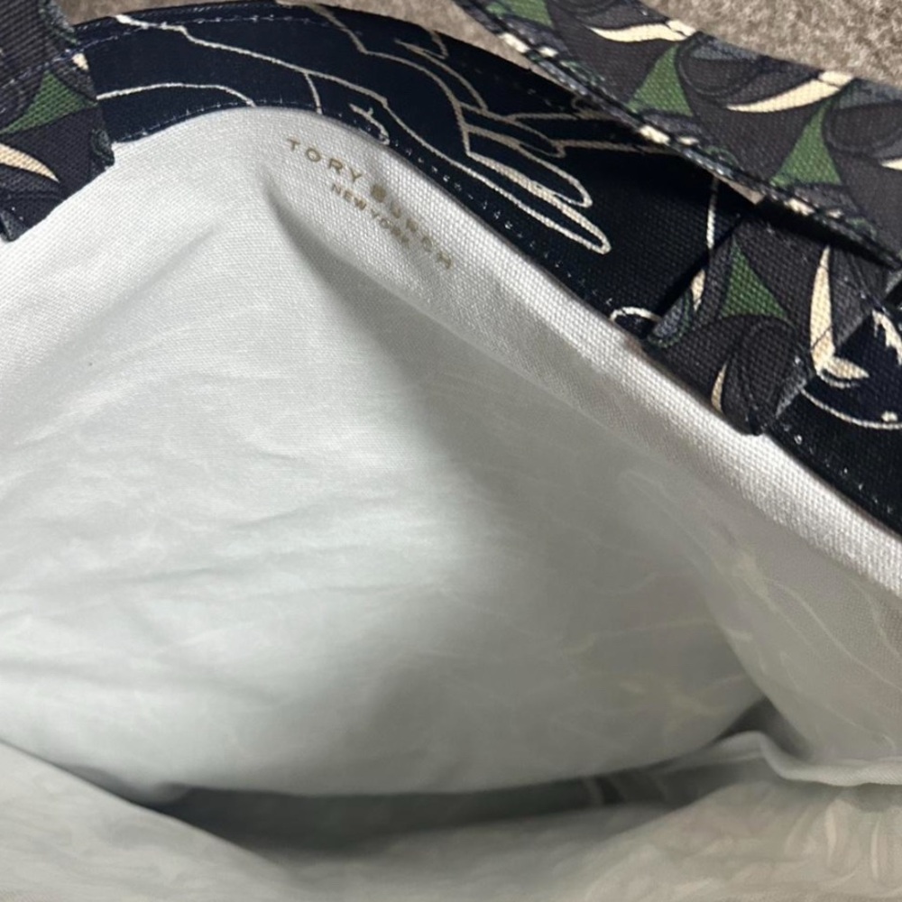 Tory Burch Printed Canvas Open Tote Curly Ribbon Swan Black- NWOT - Picture 10 of 12